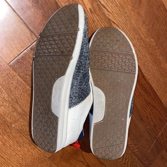Toms comfy sneakers  size 10 - Picture 5 of 13
